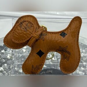 Visetos Dog Key Ring Bag Charm Cognac
Sold Out